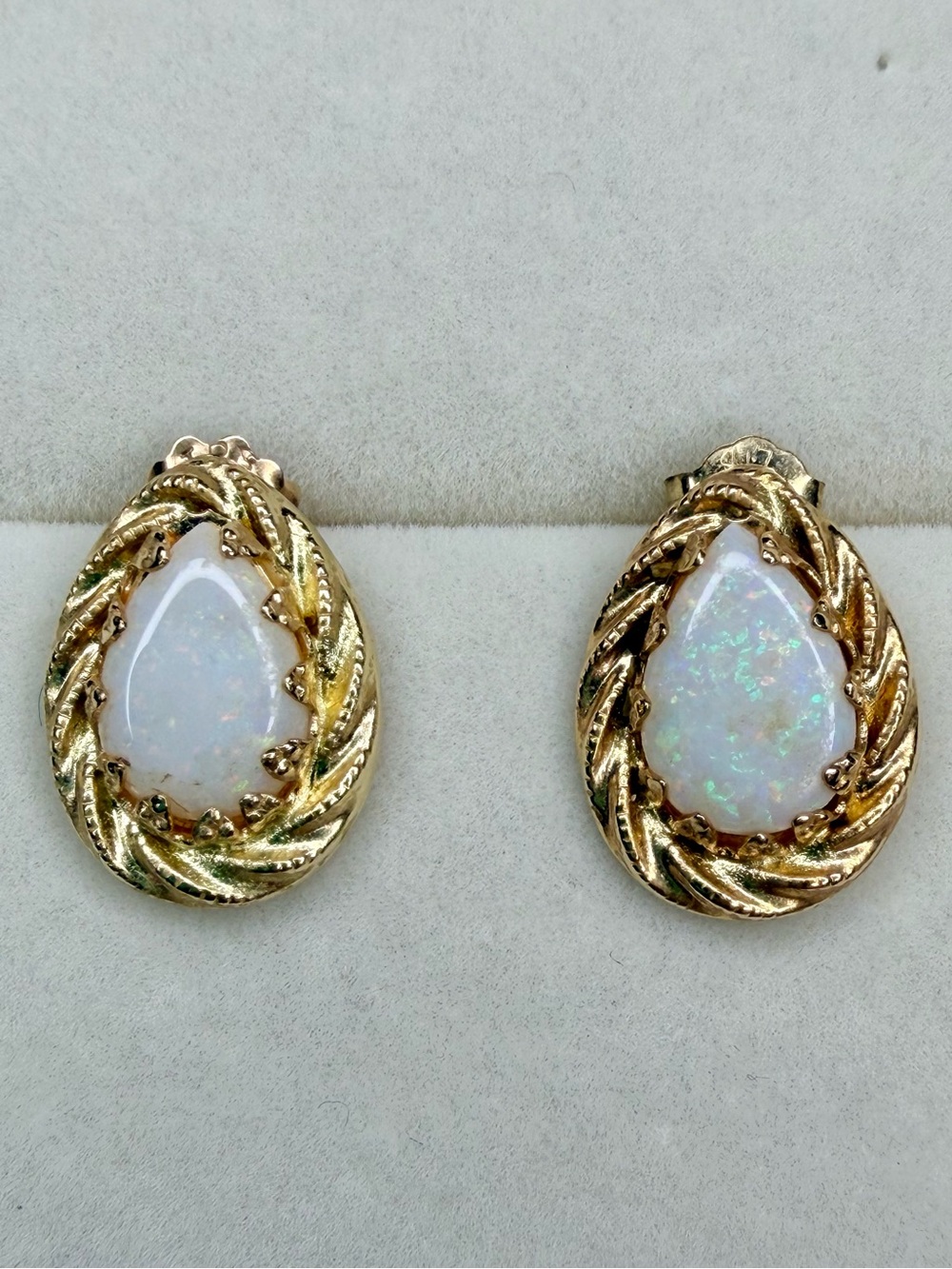 14K Gold Natural Pin Fire Opal Stud Earrings Vintage Teardrop Estate Jewelry